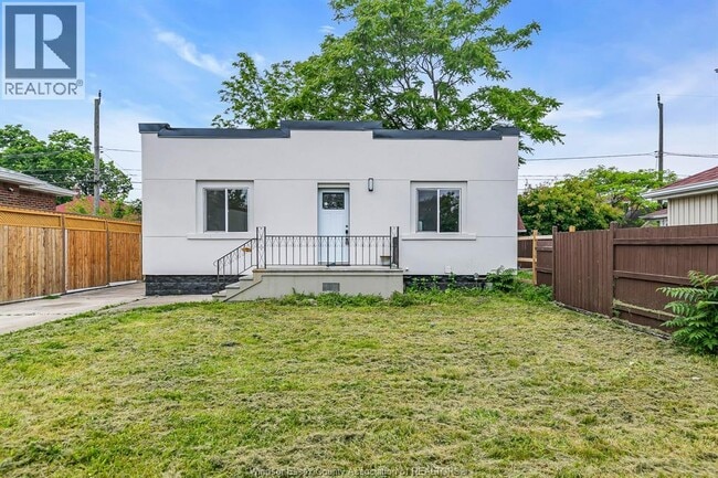 property at 1737 Drouillard Rd