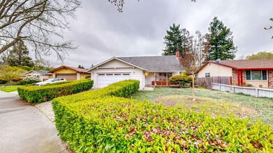 4200 Brookshire Cir in Santa Rosa, CA - Building Photo - Building Photo