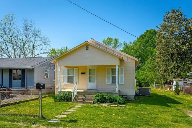 206 Spruce St in Rossville, GA - Building Photo - Building Photo