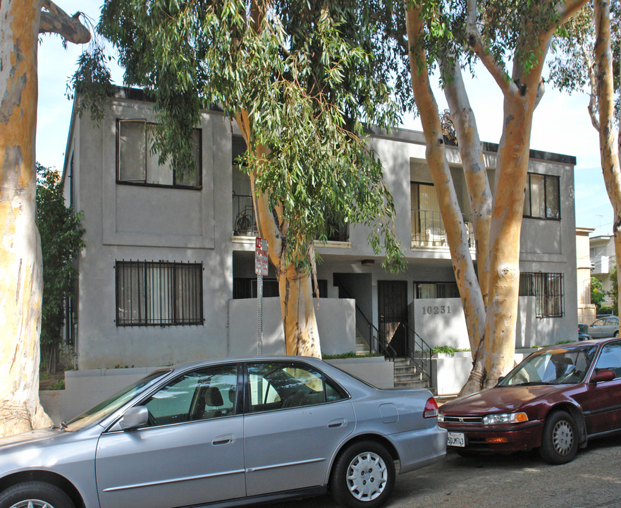 10223 Woodbine St in Los Angeles, CA - Building Photo