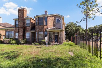 8888 Benning Dr in Houston, TX - Foto de edificio - Building Photo