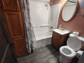 1810 Auburn St in Rockford, IL - Building Photo - Building Photo