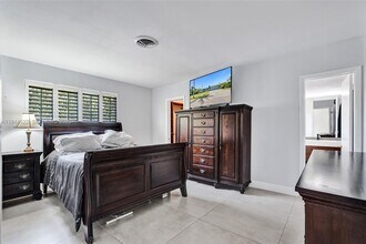 1940 NE 185th Terrace in North Miami Beach, FL - Building Photo - Building Photo