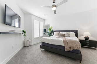 220 Bill Kennedy Wy SE, Unit ID1460017P in Atlanta, GA - Foto de edificio - Building Photo