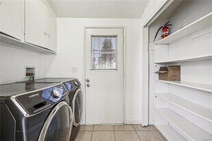 16001 Tuba St in Los Angeles, CA - Building Photo