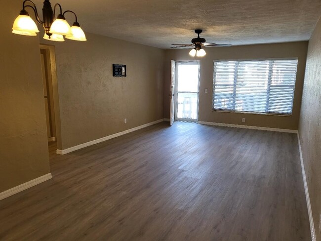 2451 Canadian Way, Unit #31 in Clearwater, FL - Building Photo - Building Photo
