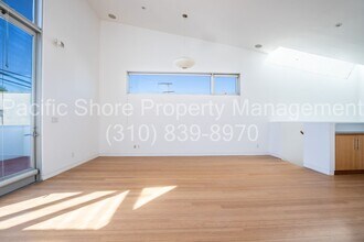 543 Rose Ave in Los Angeles, CA - Building Photo - Building Photo