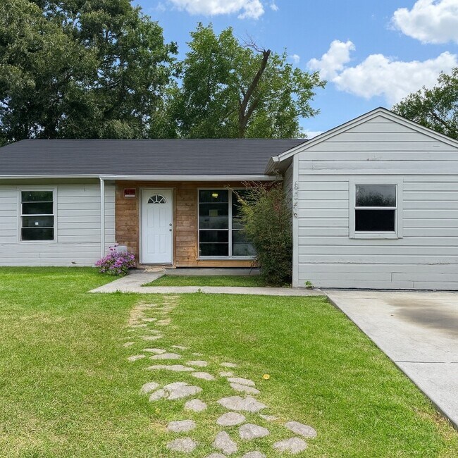 property at 5254 Perry St