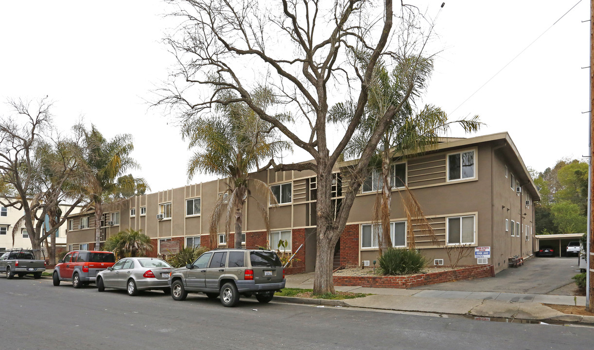 Millbrae Lane Apartments in Los Gatos, CA - Building Photo