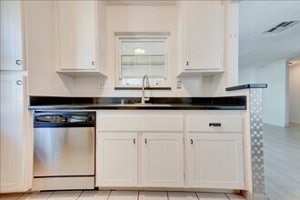 10878 Aderman Ave in San Diego, CA - Building Photo - Building Photo