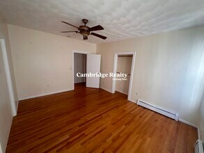 66 Kenmere Rd in Medford, MA - Building Photo - Building Photo