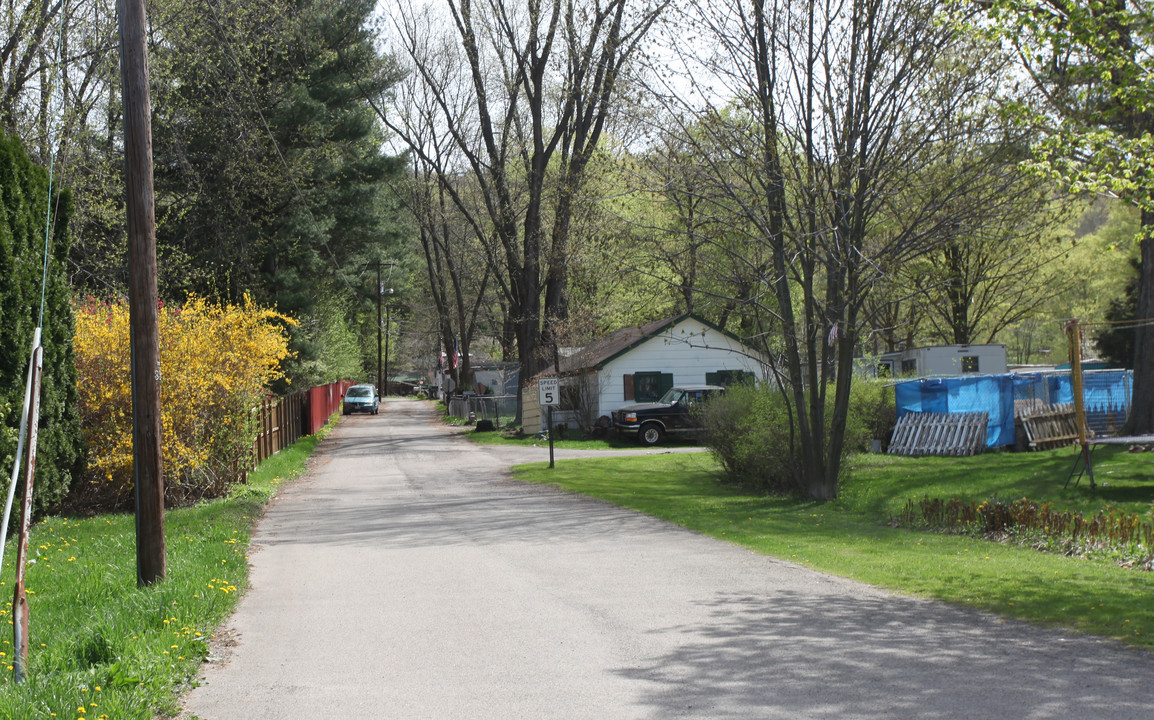 Sprague's Mobil Home Park in Boston, NY - Foto de edificio