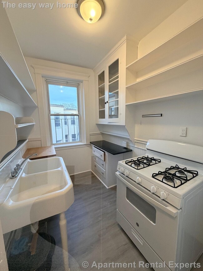 72 Kirkland St in Cambridge, MA - Foto de edificio - Building Photo