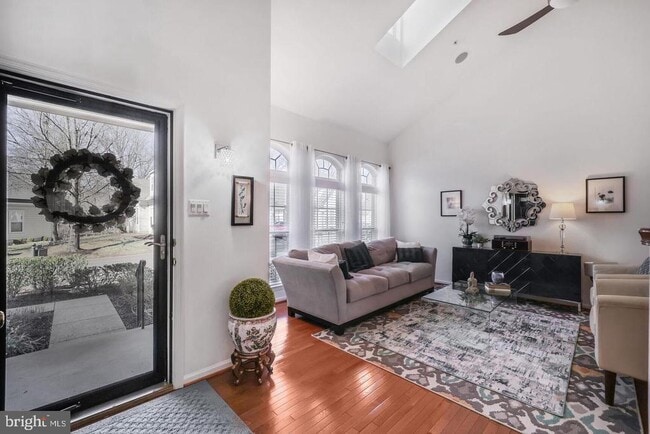 property at 2157 Vittoria Ct