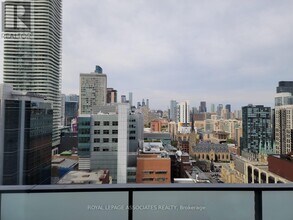 25-2425 Richmond St E in Toronto, ON - Building Photo - Building Photo