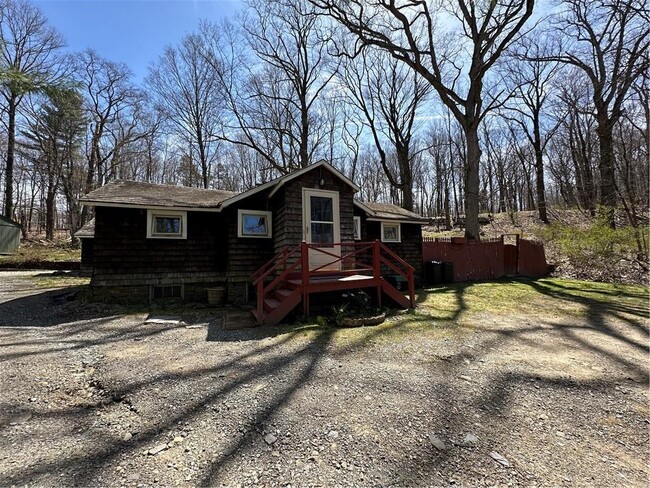 183 Quaker Hill Rd in Monroe, NY - Building Photo - Building Photo