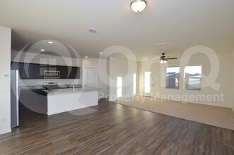 473 W Mammoth Cave Dr in Queen Creek, AZ - Building Photo - Building Photo
