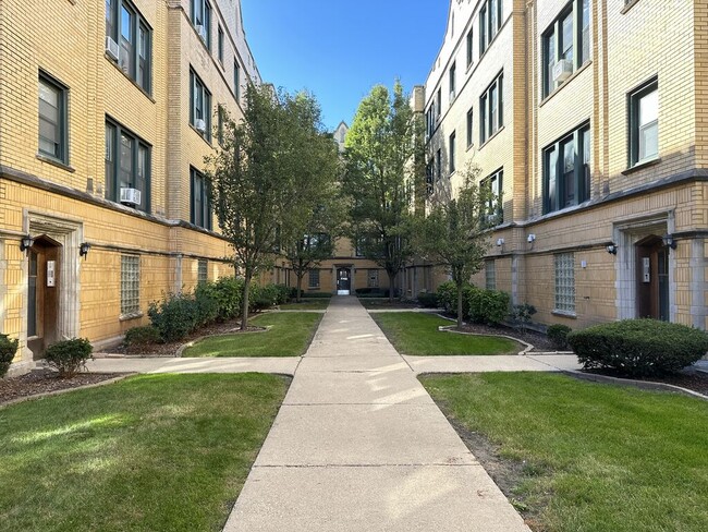 property at 2332 N Spaulding Ave