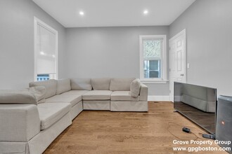 68 Harvest St, Unit 1 in Boston, MA - Building Photo - Building Photo