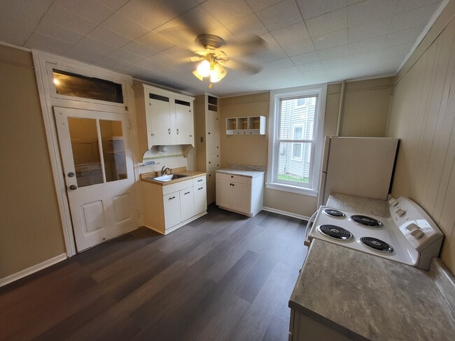 45 E High St, Unit 1W in Hummelstown, PA - Foto de edificio - Building Photo