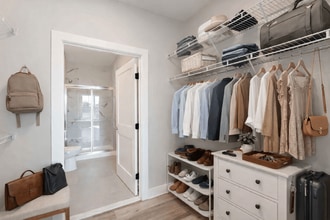 Creekline at Fairfield in Fairfield, CT - Foto de edificio - Building Photo