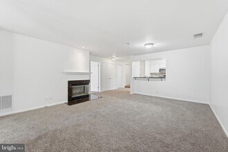 240 S Reynolds St in Alexandria, VA - Building Photo - Building Photo