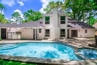 5607 Court of York in Houston, TX - Building Photo - Building Photo