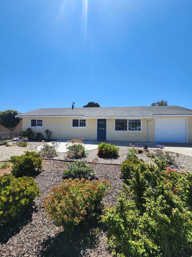 property at 2550 Paul Pl