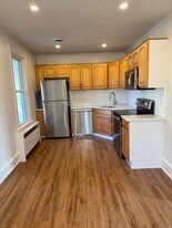 202 S Lincoln Ave, Unit Upstairs - Unit B in Moorestown, NJ - Building Photo