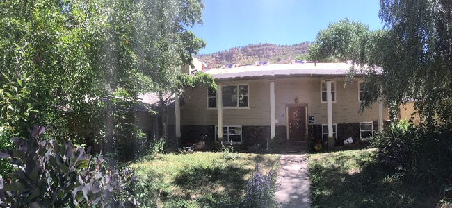 2052 Apple Valley Rd