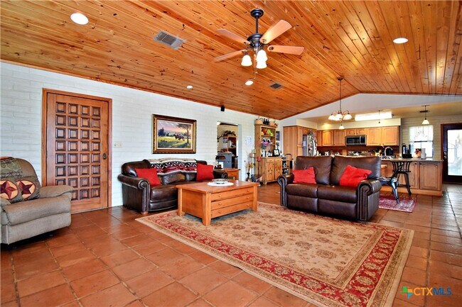 4513 Center Point Rd in San Marcos, TX - Building Photo - Building Photo