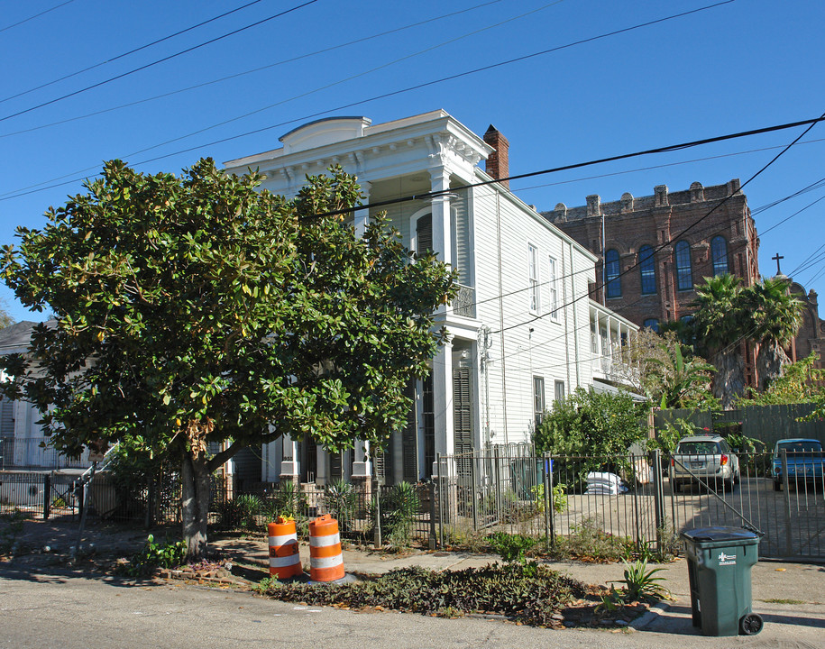 935 Jackson Ave in New Orleans, LA - Building Photo