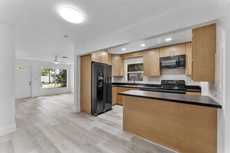 747 NW 1st Terrace in Deerfield Beach, FL - Building Photo - Building Photo