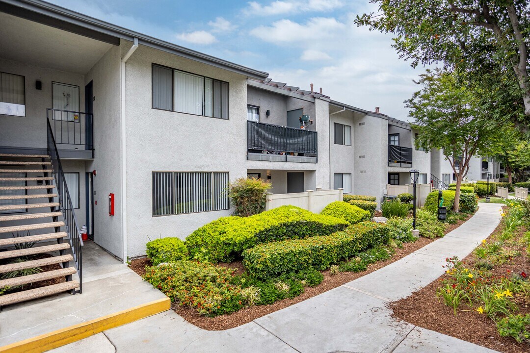 Harbor Cliff Apartments in Anaheim, CA - Foto de edificio