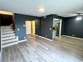 5908 NW 21st St in Lauderhill, FL - Building Photo