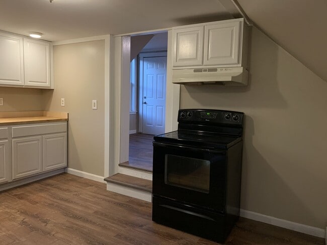 28 Oak St in Waterville, ME - Building Photo - Building Photo