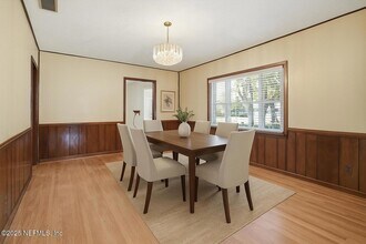 1546 River Hills Cir W in Jacksonville, FL - Foto de edificio - Building Photo