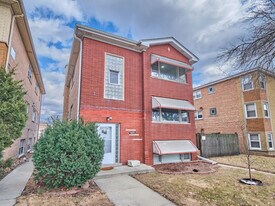 9251 S Pulaski Rd in Evergreen Park, IL - Building Photo