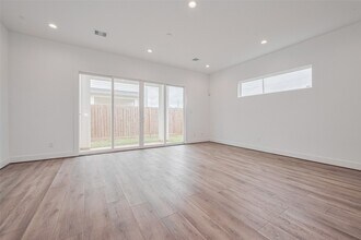 3510 Hadley St in Houston, TX - Building Photo - Building Photo