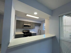 6601 Sands Point Dr in Houston, TX - Building Photo - Building Photo