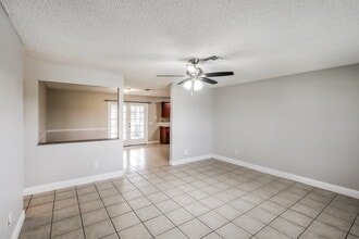 200 Cordoba Cir in Royal Palm Beach, FL - Building Photo - Building Photo
