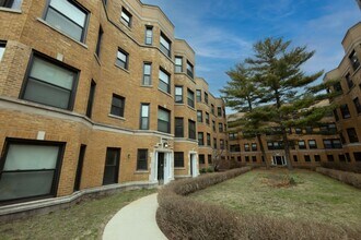 Renovated Units Blocks From The Lake in Evanston, IL - Building Photo - Interior Photo