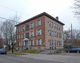 615 5th Ave SE in Minneapolis, MN - Building Photo - Building Photo