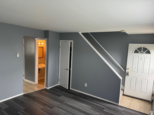 266 W 14 Mile Rd, Unit 2