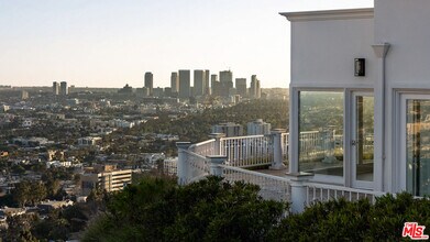8527 Hedges Way in Los Angeles, CA - Building Photo - Building Photo