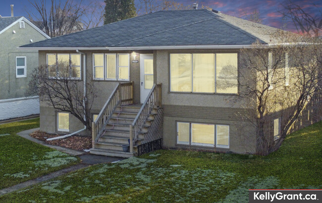 9829 68 Av NW in Edmonton, AB - Building Photo - Building Photo