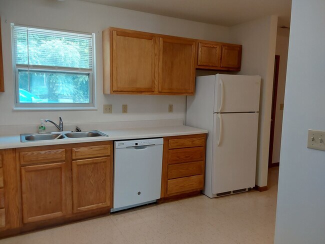 9 Mountaineer Cir in Wheeling, WV - Building Photo - Building Photo