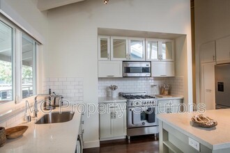 58 Barbaree Way in Tiburon, CA - Foto de edificio - Building Photo