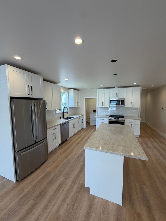 506-510 N Claremont St in San Mateo, CA - Building Photo - Building Photo
