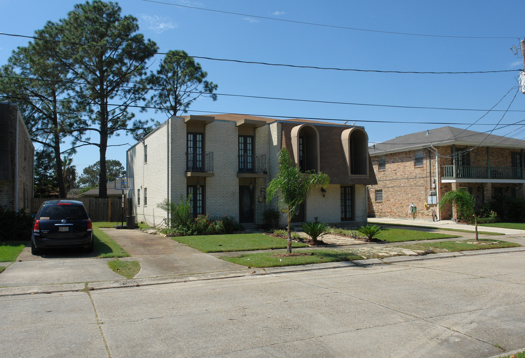 2716 Lexington Dr in Metairie, LA - Building Photo